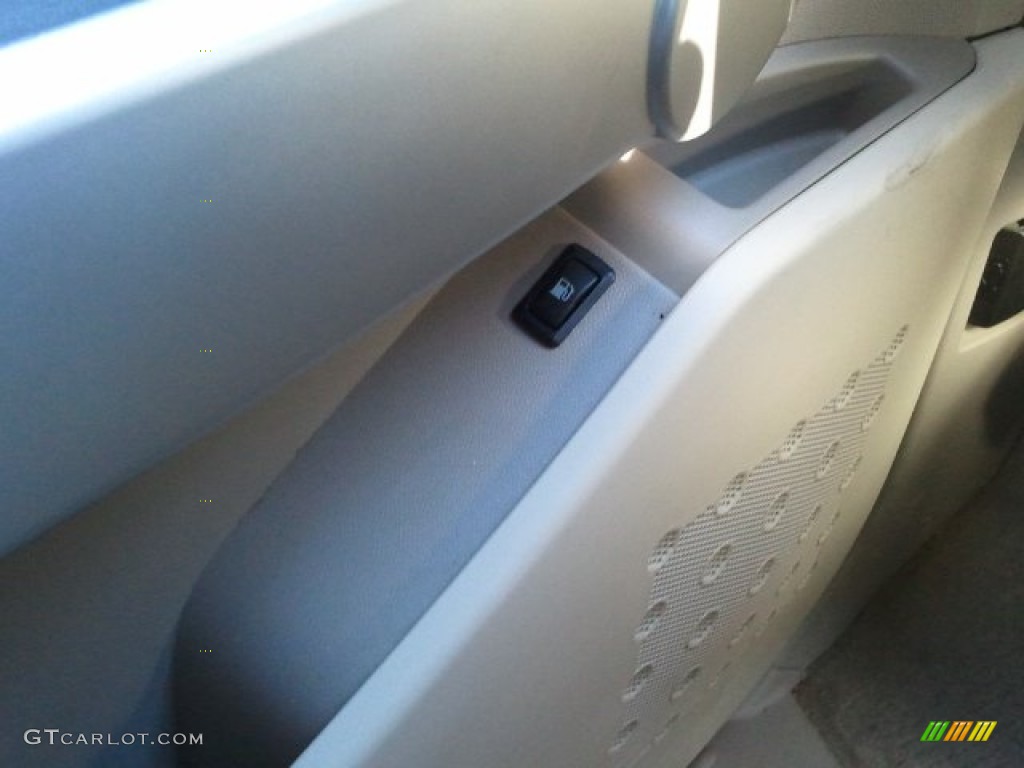 2005 Quest 3.5 S - Coral Sand Metallic / Beige photo #30