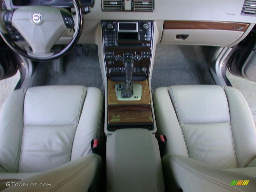 2005 XC90 V8 AWD - Titanium Gray Metallic / Taupe/Light Taupe photo #6