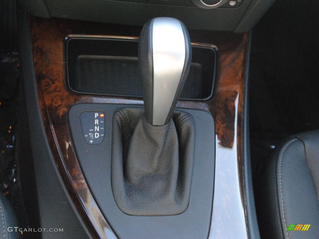 2010 3 Series 328i Sedan - Jet Black / Black photo #24