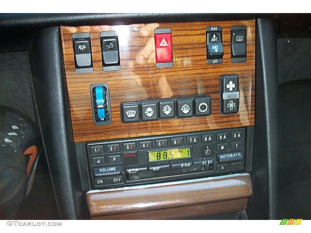 1984 Mercedes-Benz S Class 300 SD Sedan Controls Photos