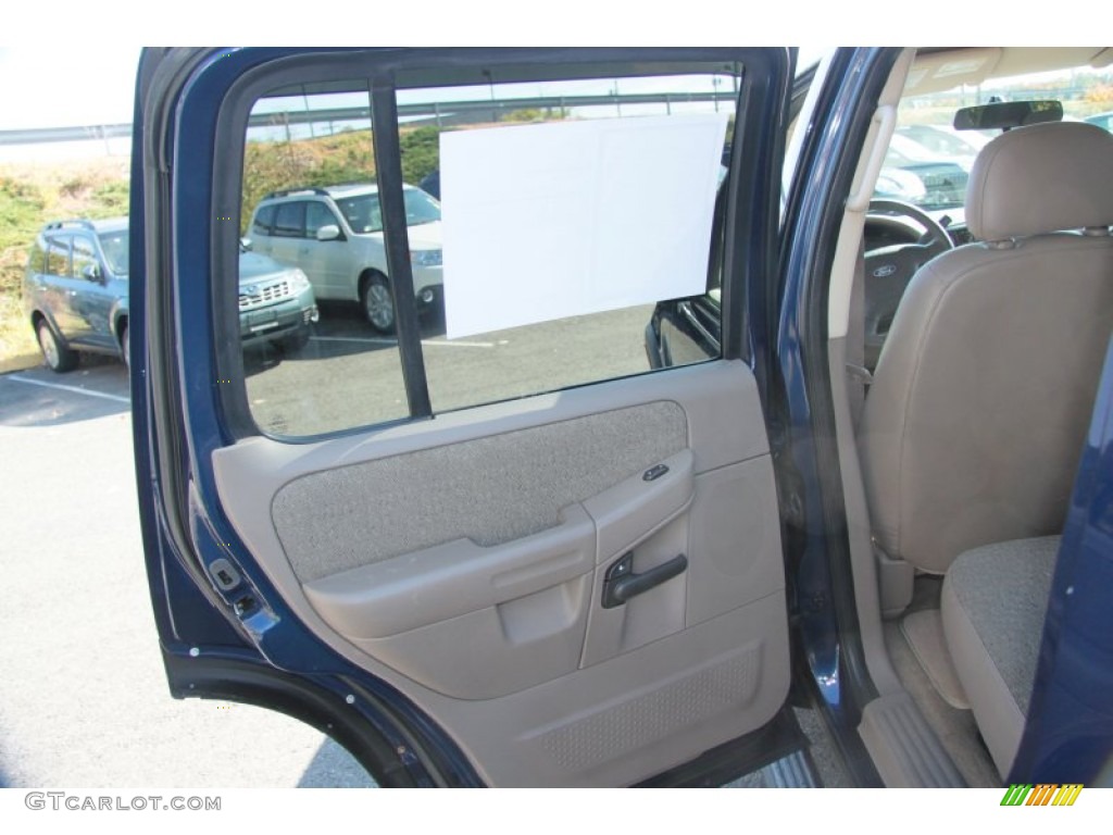 2004 Explorer XLS 4x4 - Dark Blue Pearl Metallic / Medium Parchment photo #20