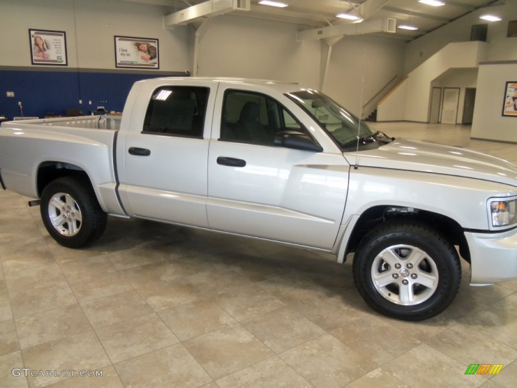 2011 Dakota Big Horn Crew Cab 4x4 - Bright Silver Metallic / Dark Slate Gray/Medium Slate Gray photo #1