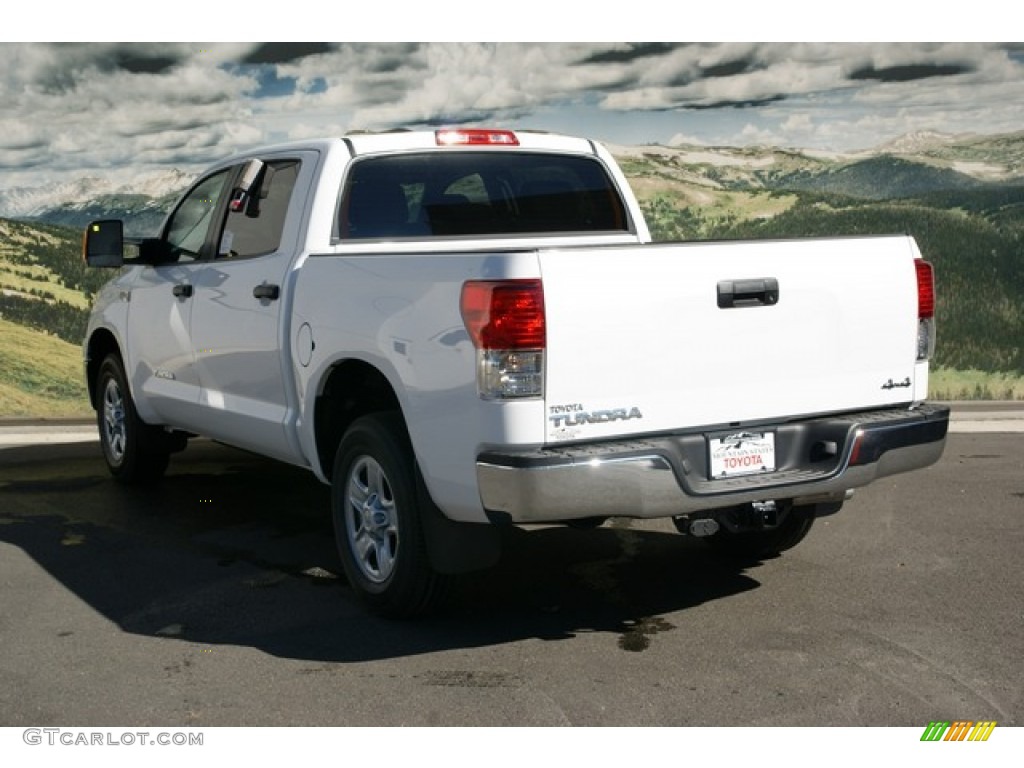 2013 Tundra CrewMax 4x4 - Super White / Black photo #3