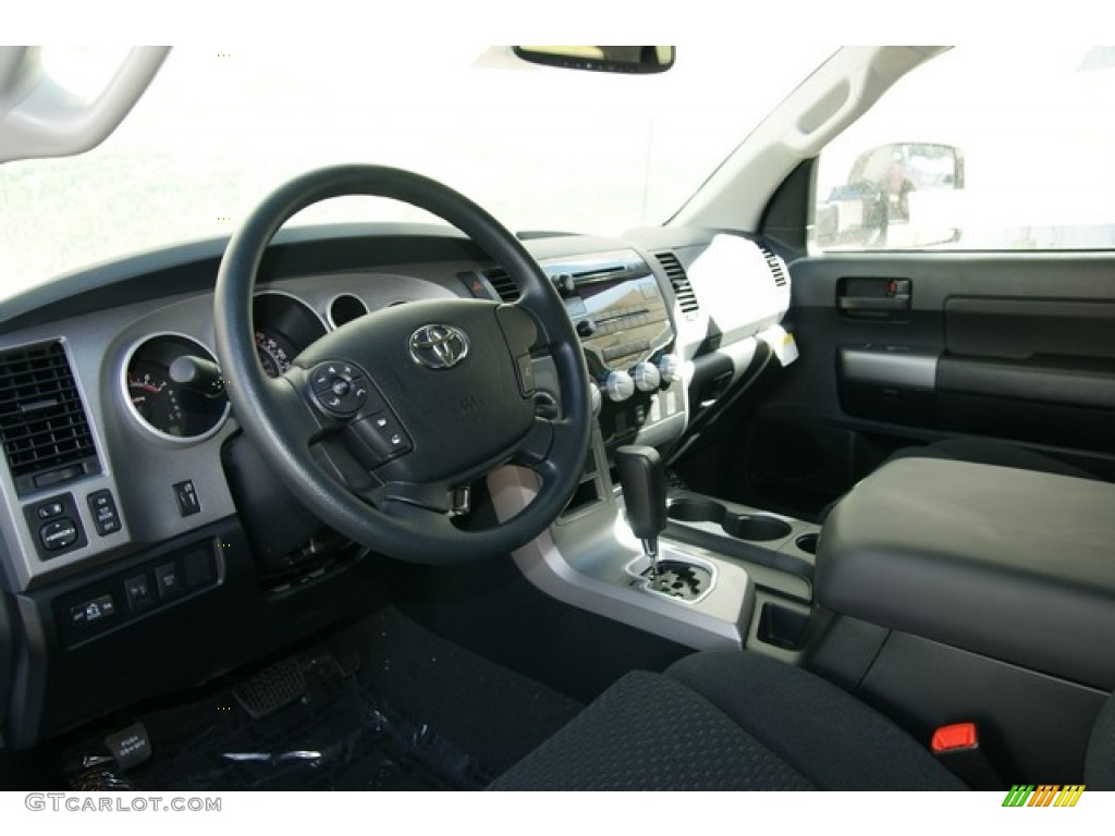 2013 Tundra CrewMax 4x4 - Super White / Black photo #6