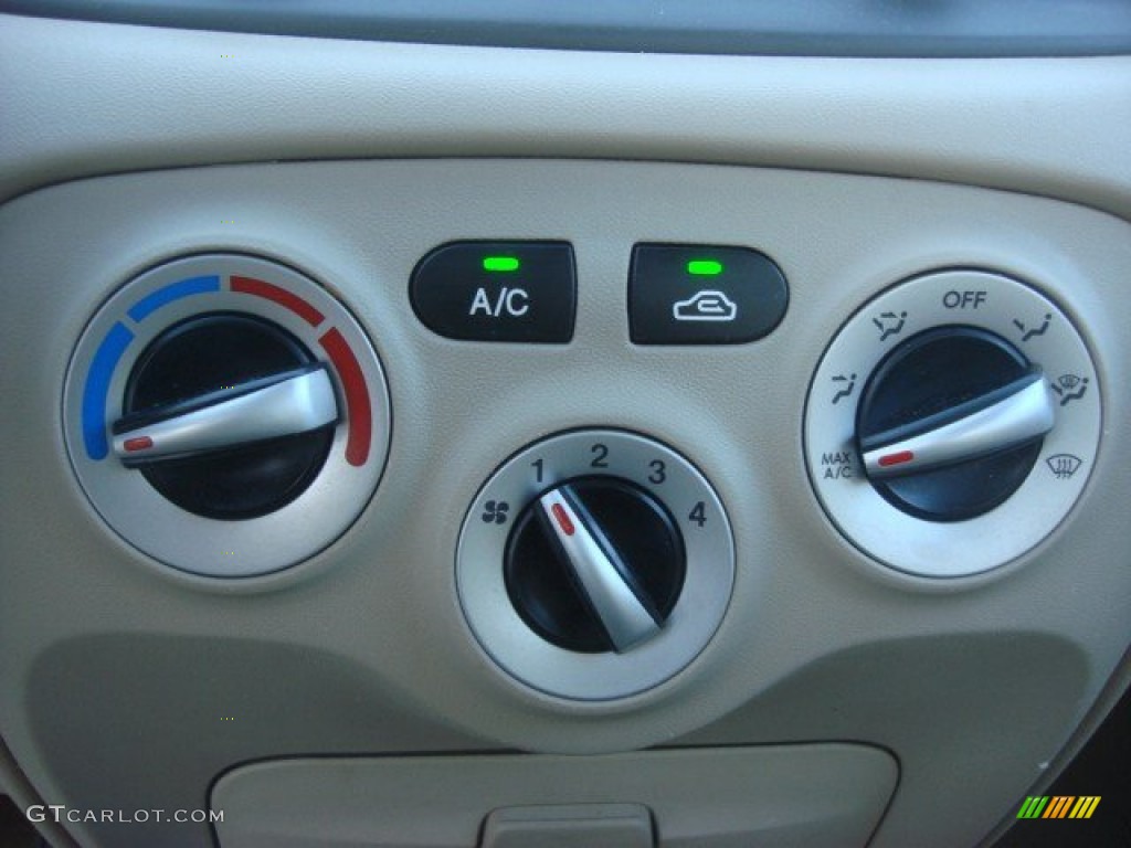 2007 Hyundai Accent GLS Sedan Controls Photo #72540921