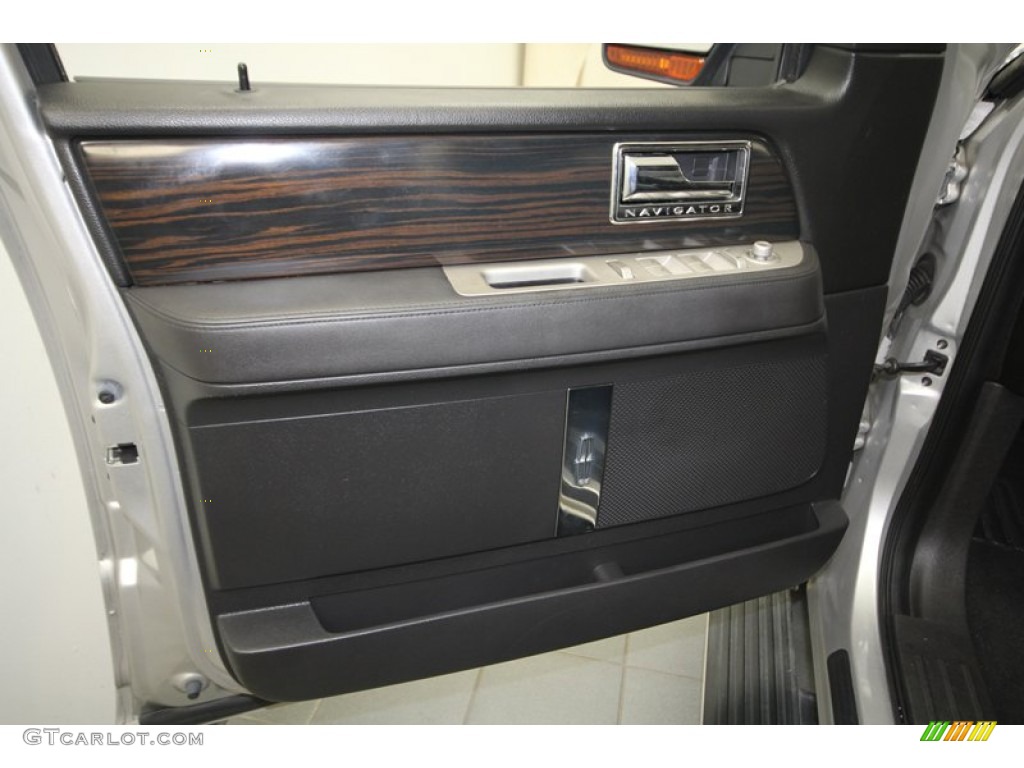 2007 Lincoln Navigator Ultimate Charcoal/Caramel Door Panel Photo #72544062