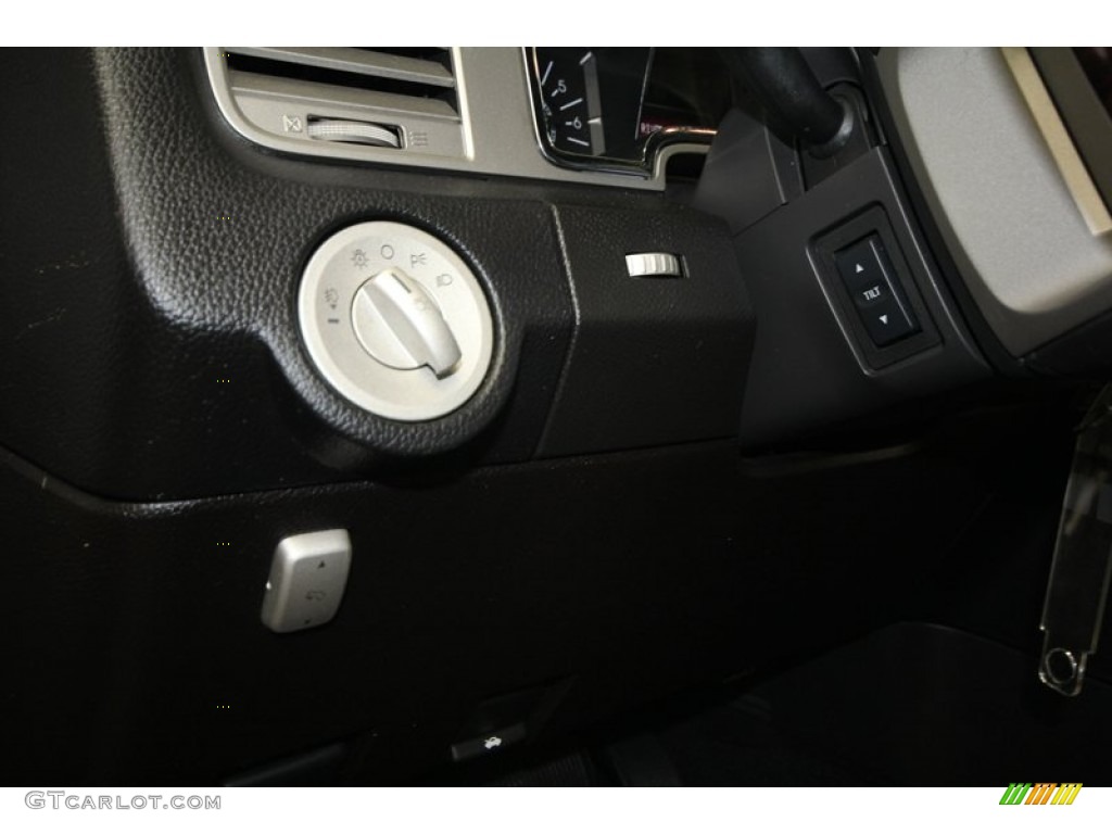 2007 Lincoln Navigator Ultimate Controls Photo #72544095