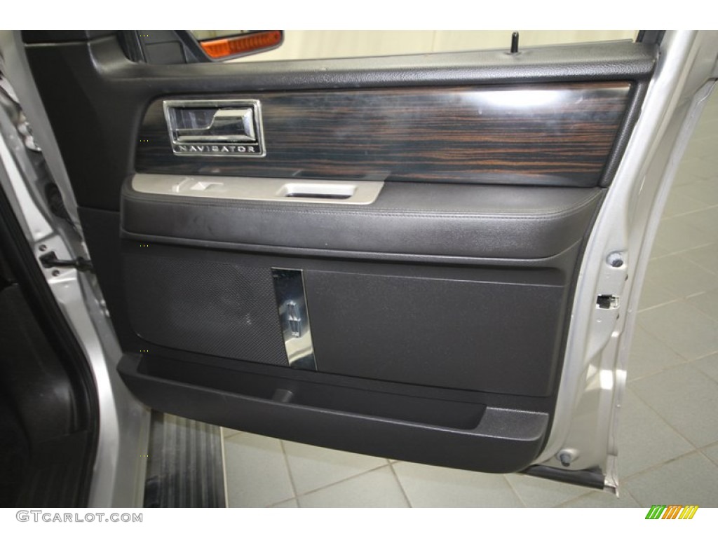 2007 Lincoln Navigator Ultimate Charcoal/Caramel Door Panel Photo #72544140