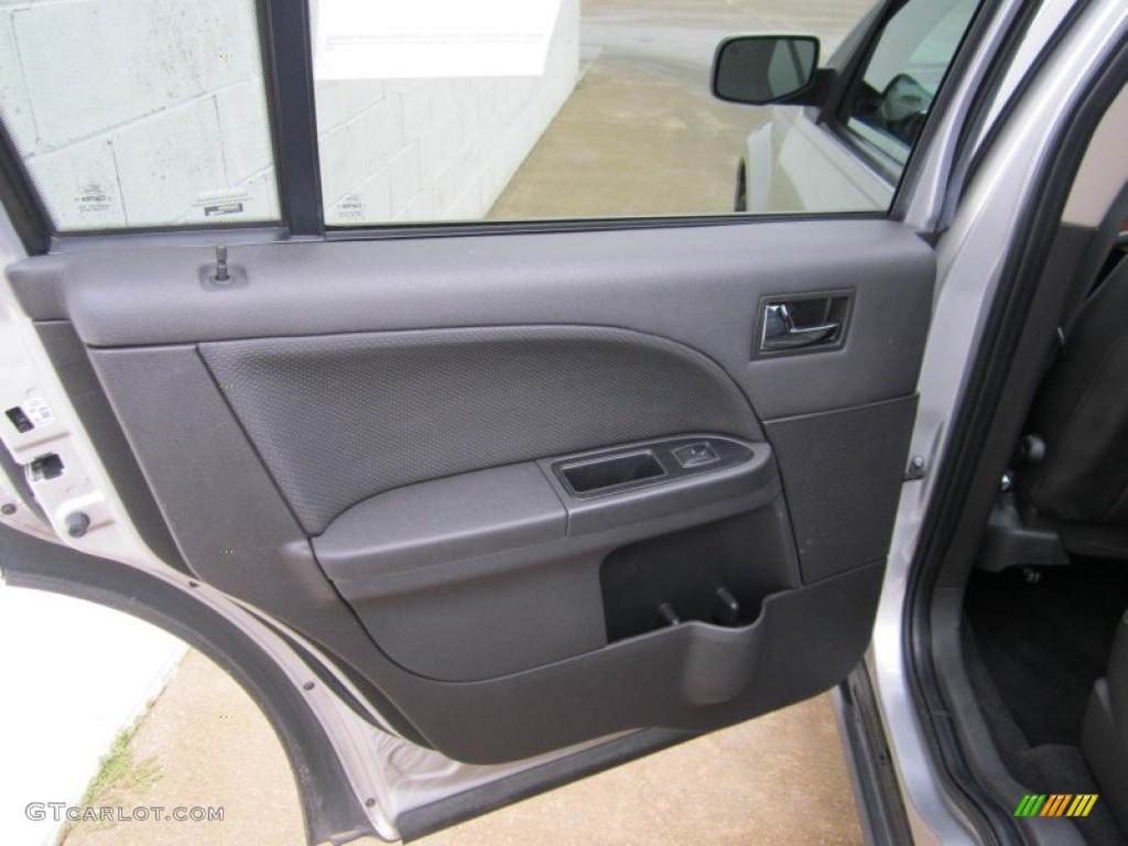 2009 Taurus X Limited - Brilliant Silver Metallic / Charcoal Black photo #21