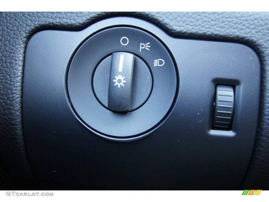 2013 Ford Mustang V6 Coupe Controls Photo #72556287
