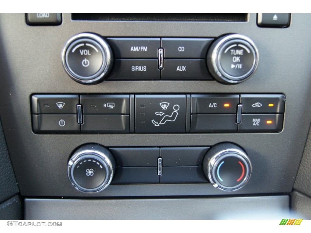 2013 Ford Mustang V6 Coupe Controls Photo #72556404
