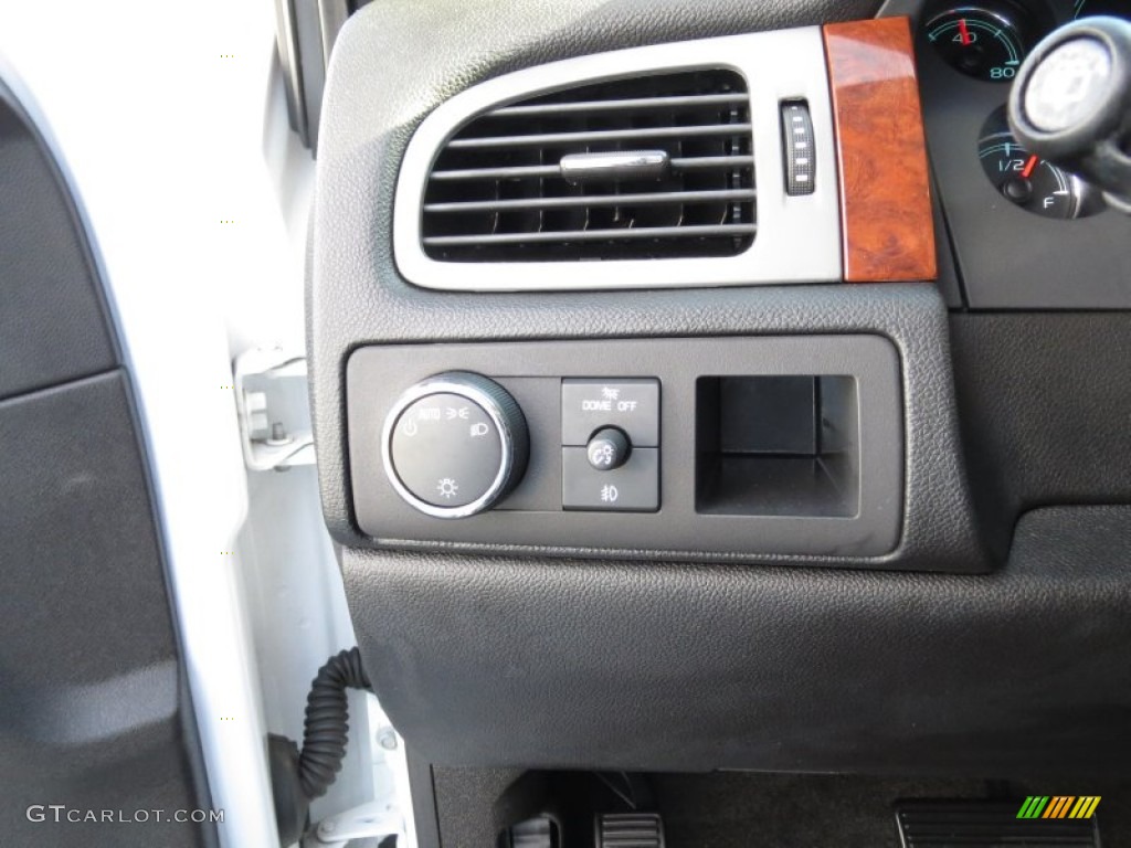 2008 Tahoe LT - Summit White / Ebony photo #42