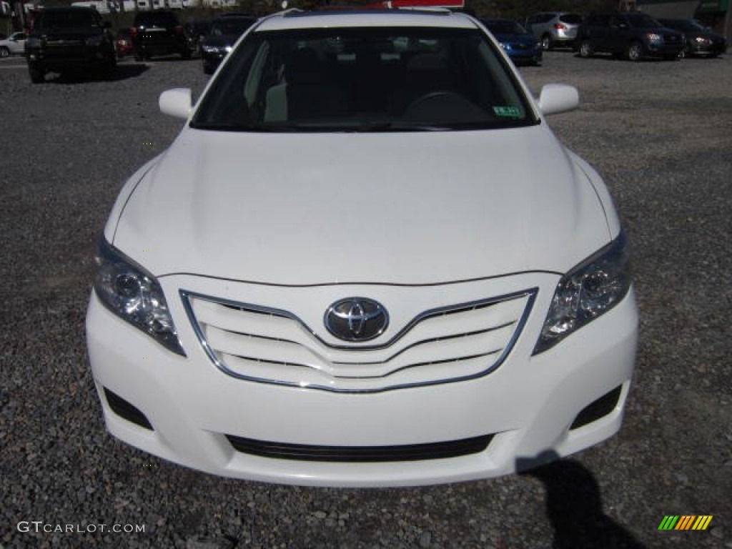 2010 Camry LE - Super White / Bisque photo #2