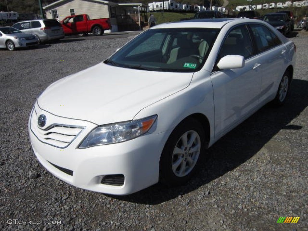 2010 Camry LE - Super White / Bisque photo #3