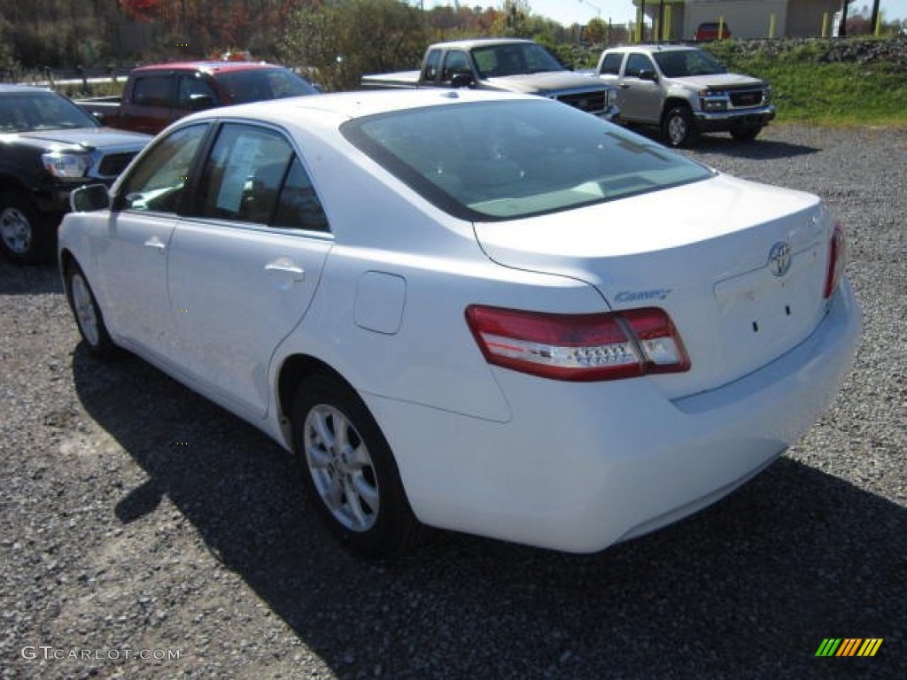 2010 Camry LE - Super White / Bisque photo #4