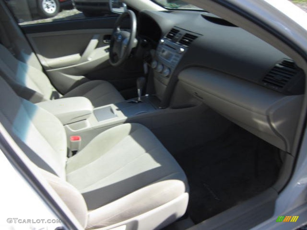 2010 Camry LE - Super White / Bisque photo #7