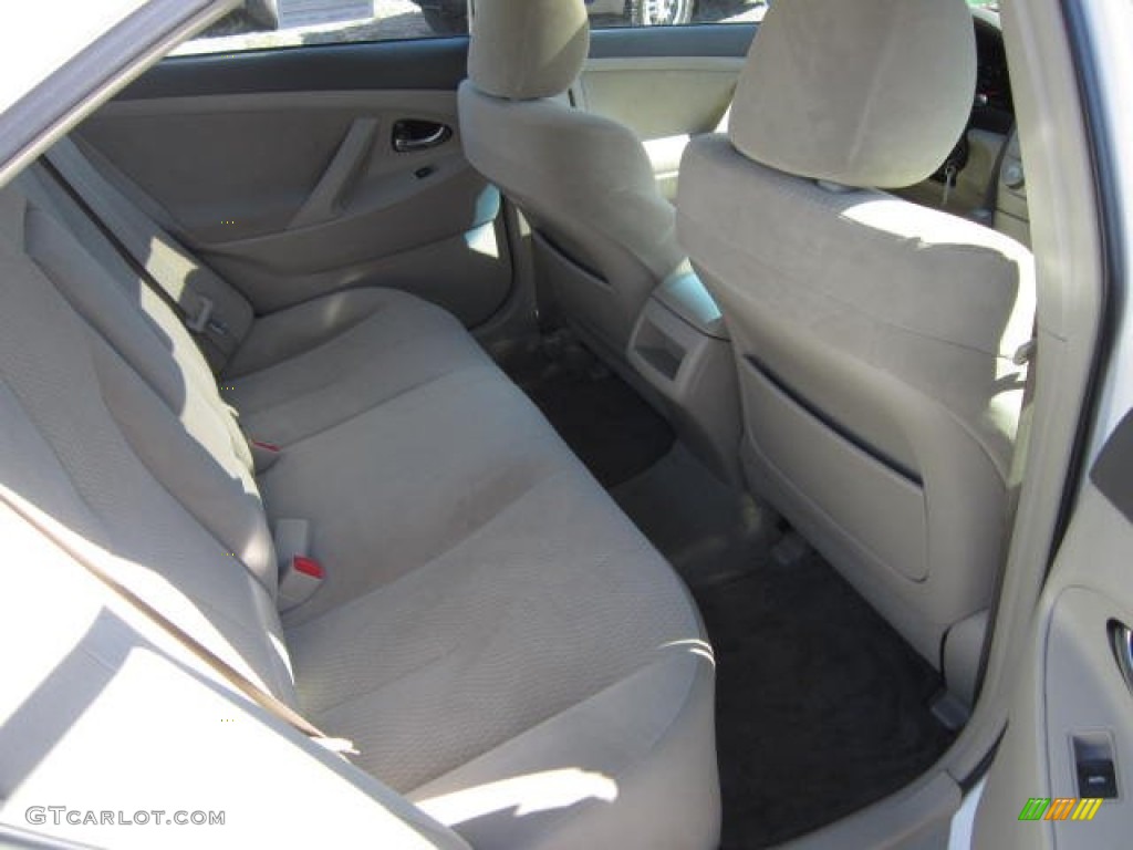 2010 Camry LE - Super White / Bisque photo #9