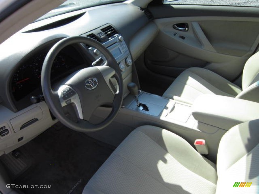 2010 Camry LE - Super White / Bisque photo #12