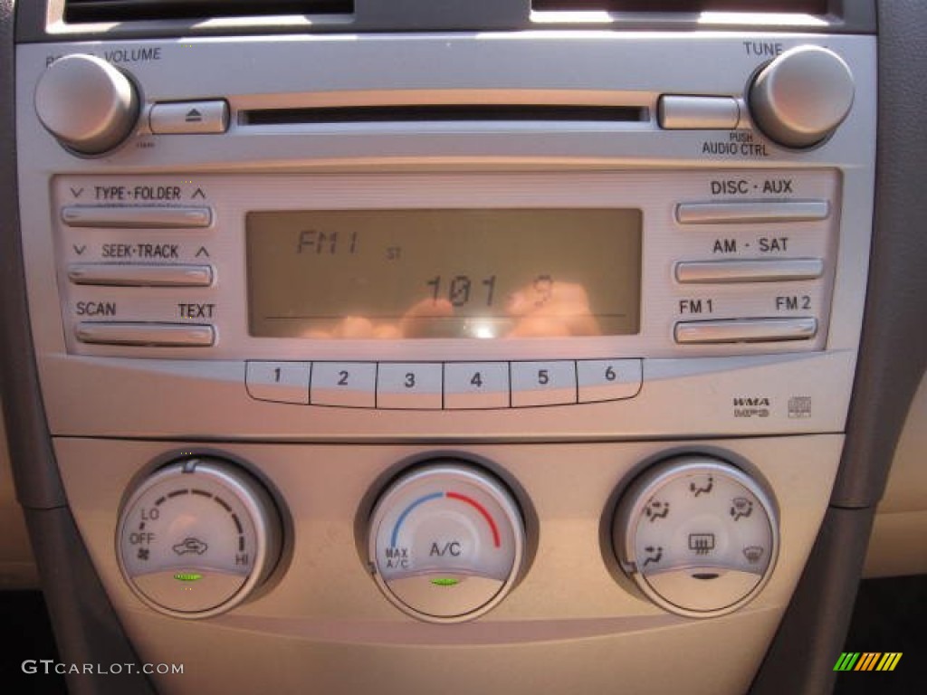 2010 Camry LE - Super White / Bisque photo #14