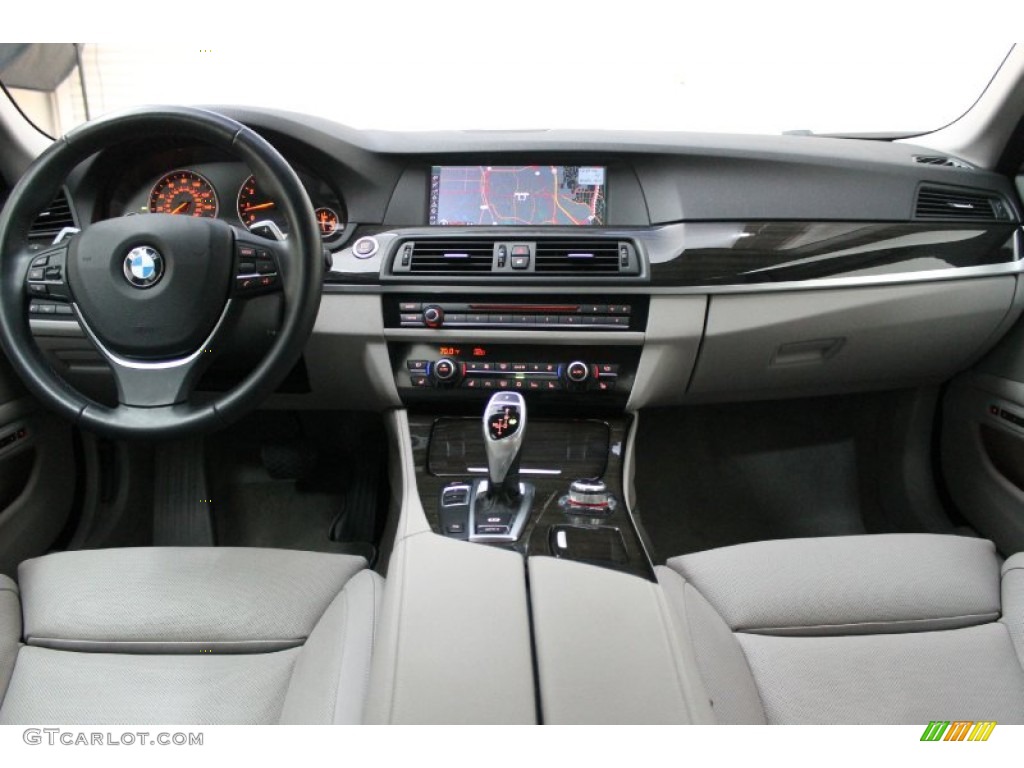 2011 BMW 5 Series 550i Sedan Everest Gray Dashboard Photo #72558741