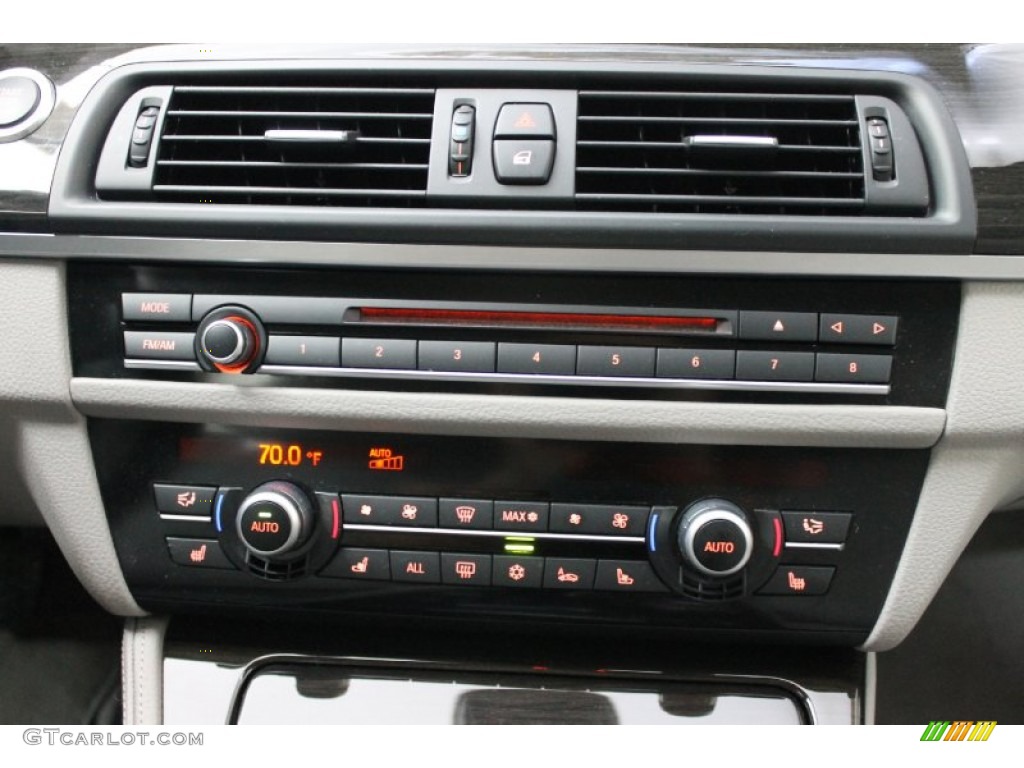 2011 BMW 5 Series 550i Sedan Controls Photo #72558767