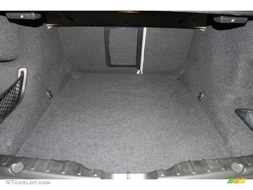 2011 BMW 5 Series 550i Sedan Trunk Photo #72559437