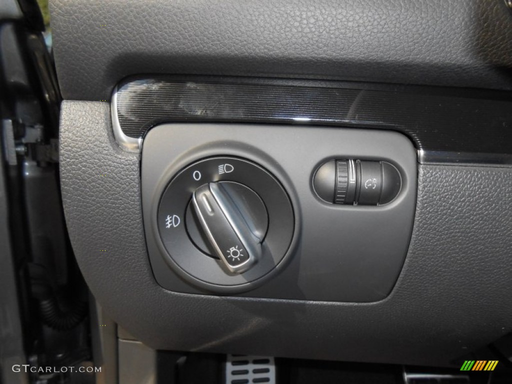 2013 Volkswagen GTI 4 Door Controls Photo #72563211