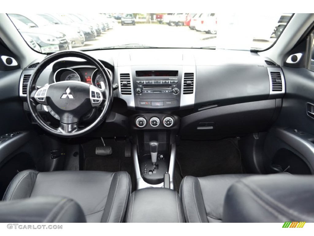 2008 Mitsubishi Outlander XLS Beige Dashboard Photo #72563214