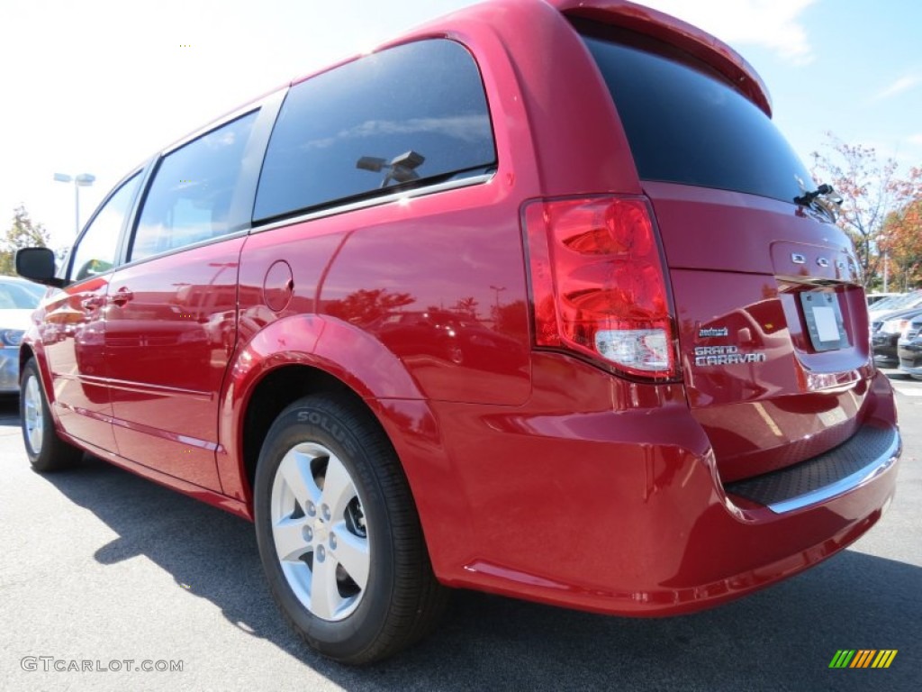 2013 Grand Caravan SE - Redline 2 Coat Pearl / Black/Light Graystone photo #2