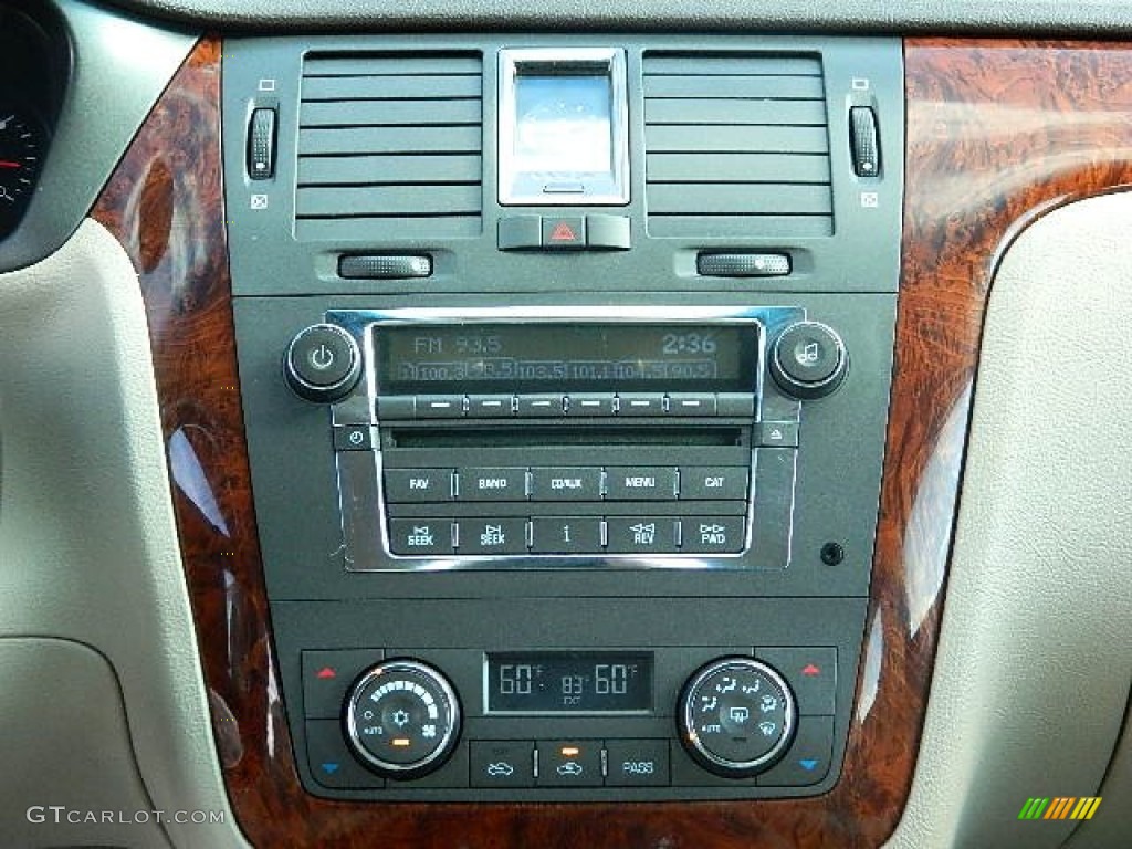2007 Cadillac DTS Sedan Controls Photo #72565572