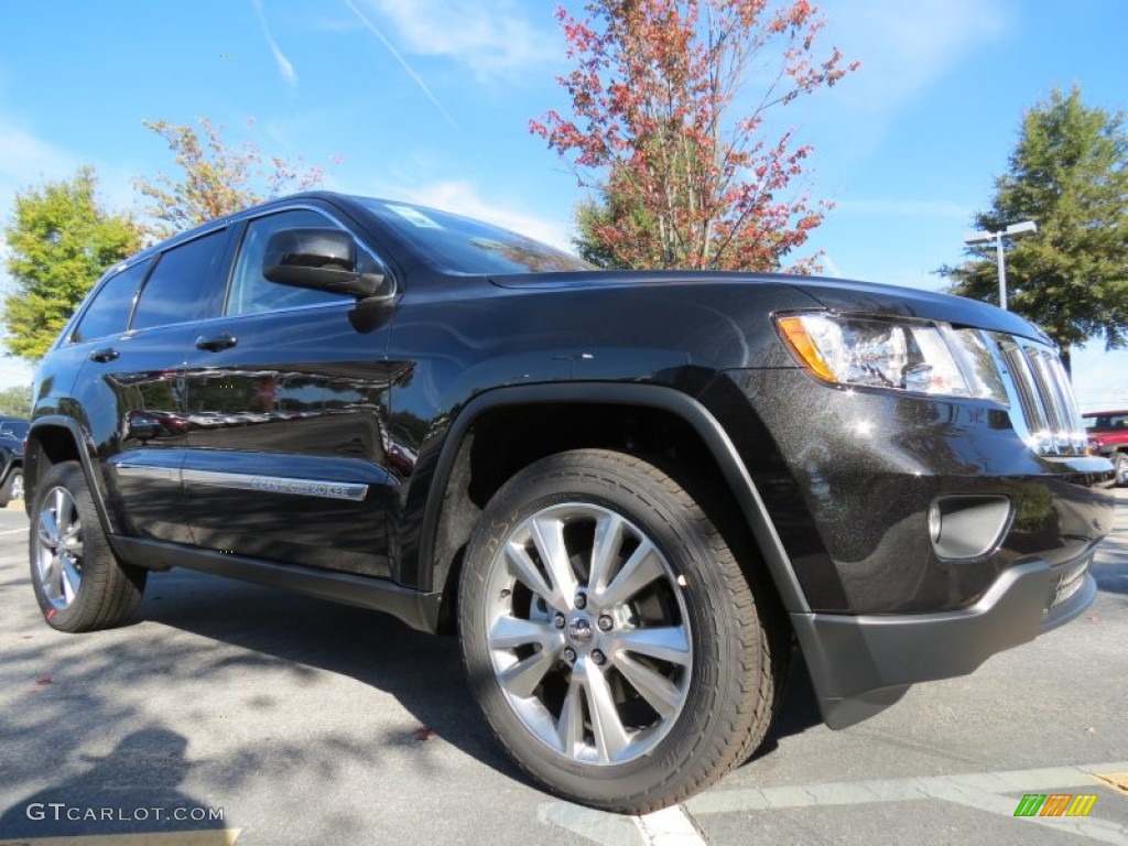 2013 Grand Cherokee Laredo - Brilliant Black Crystal Pearl / Black photo #4