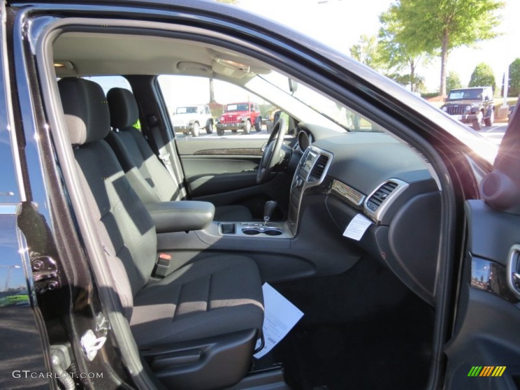 2013 Grand Cherokee Laredo - Brilliant Black Crystal Pearl / Black photo #10