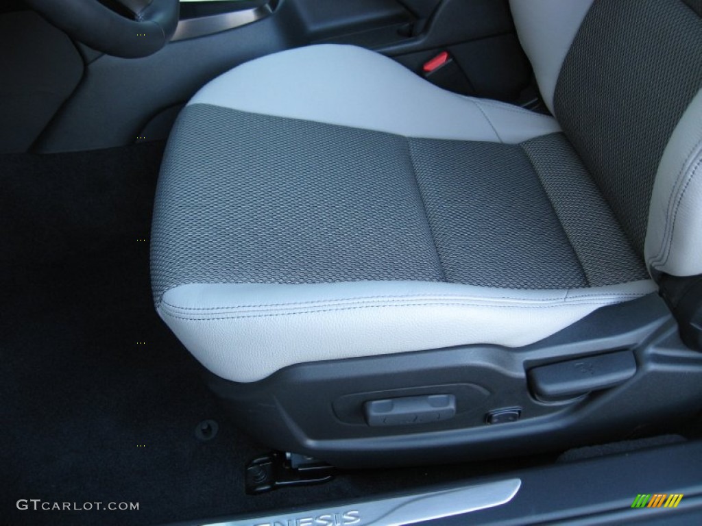 2013 Genesis Coupe 2.0T Premium - Circuit Silver / Gray Leather/Gray Cloth photo #16