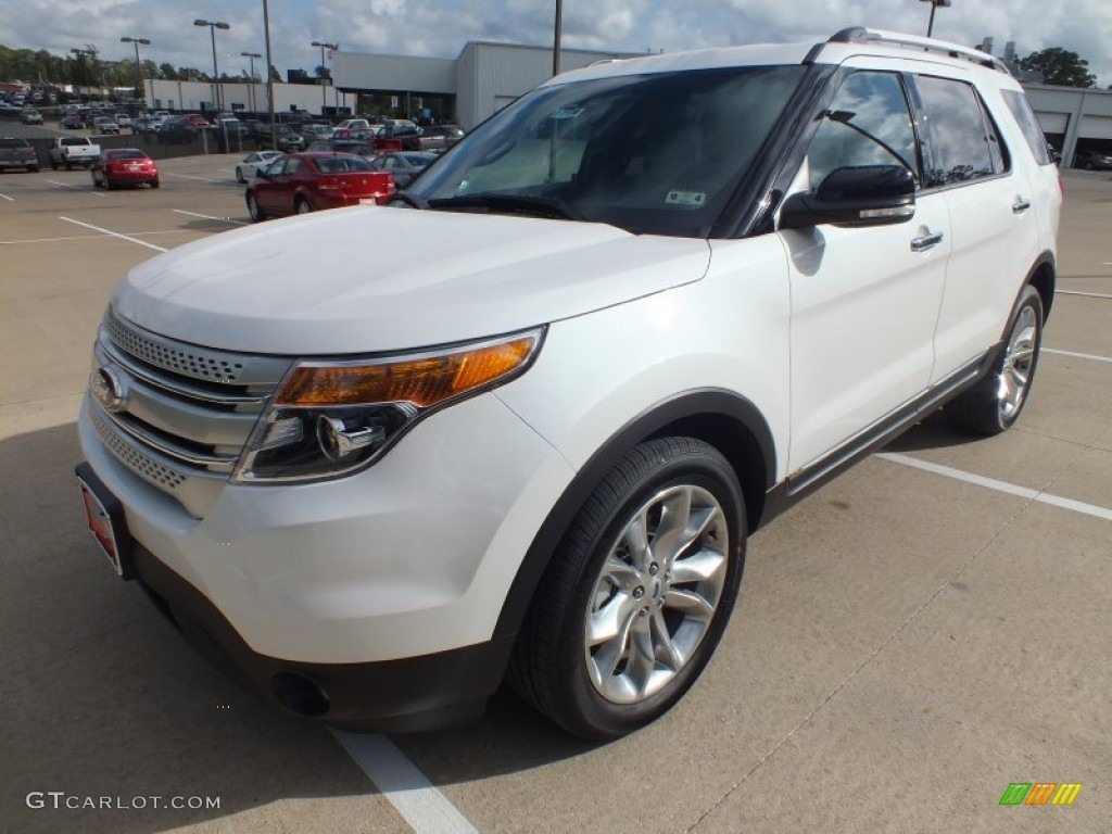 2013 Explorer XLT - White Platinum Tri-Coat / Medium Light Stone photo #10