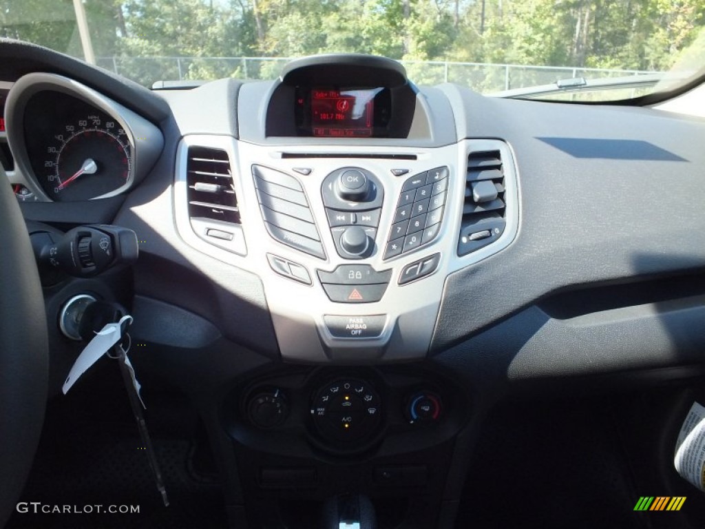 2013 Fiesta SE Hatchback - Tuxedo Black / Charcoal Black photo #17