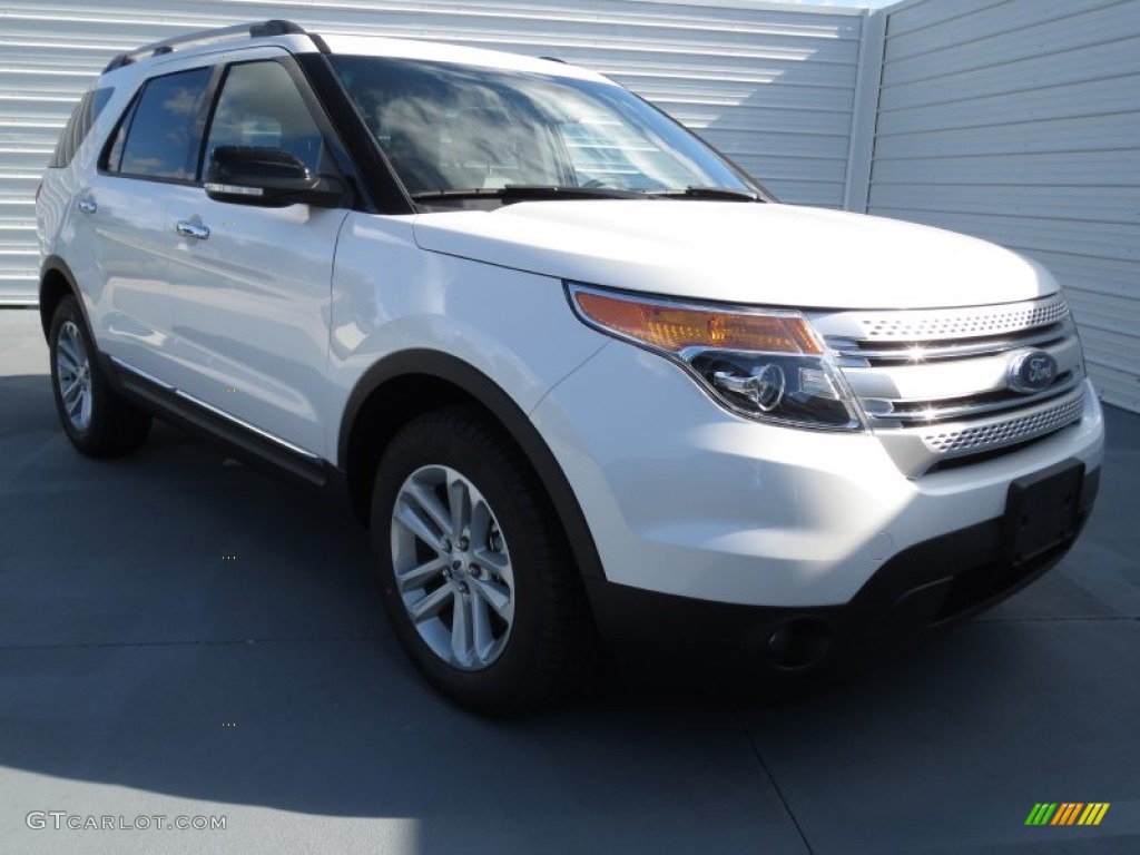 White Platinum Tri-Coat Ford Explorer