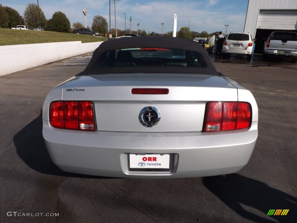 2007 Mustang V6 Premium Convertible - Satin Silver Metallic / Dark Charcoal photo #6