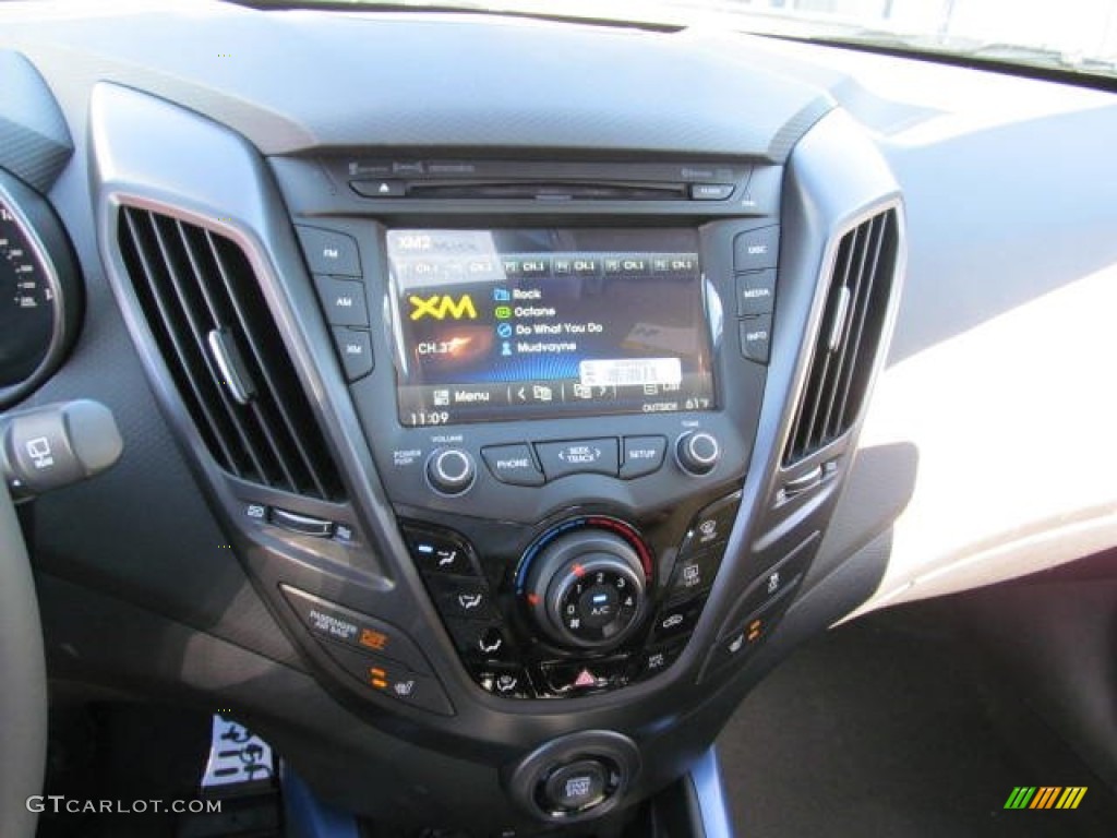 2013 Hyundai Veloster Turbo Controls Photo #72572974
