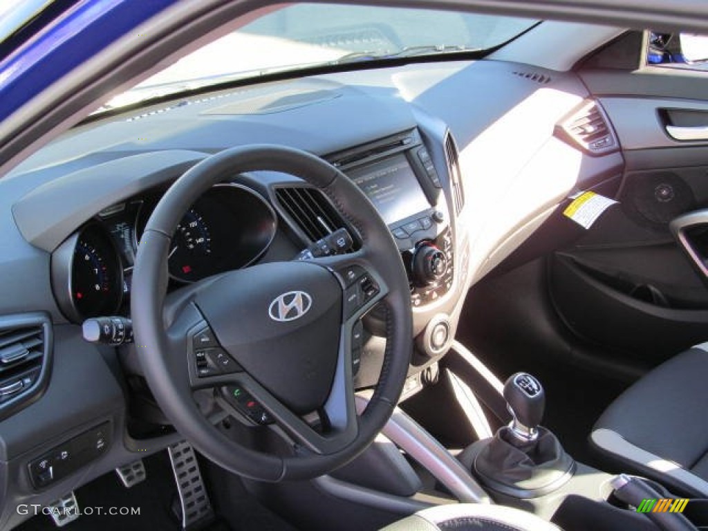 Black Interior 2013 Hyundai Veloster Turbo Photo #72573594