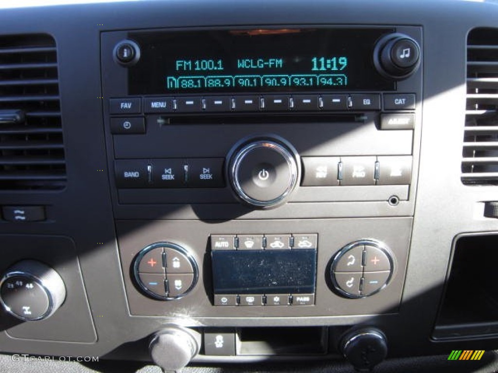 2013 Chevrolet Silverado 2500HD LT Extended Cab 4x4 Controls Photo #72580767