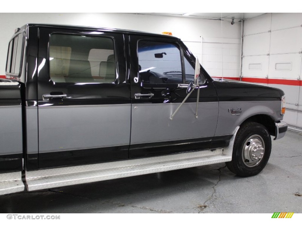 1997 F350 XLT Crew Cab Dually - Black / Opal Grey photo #25