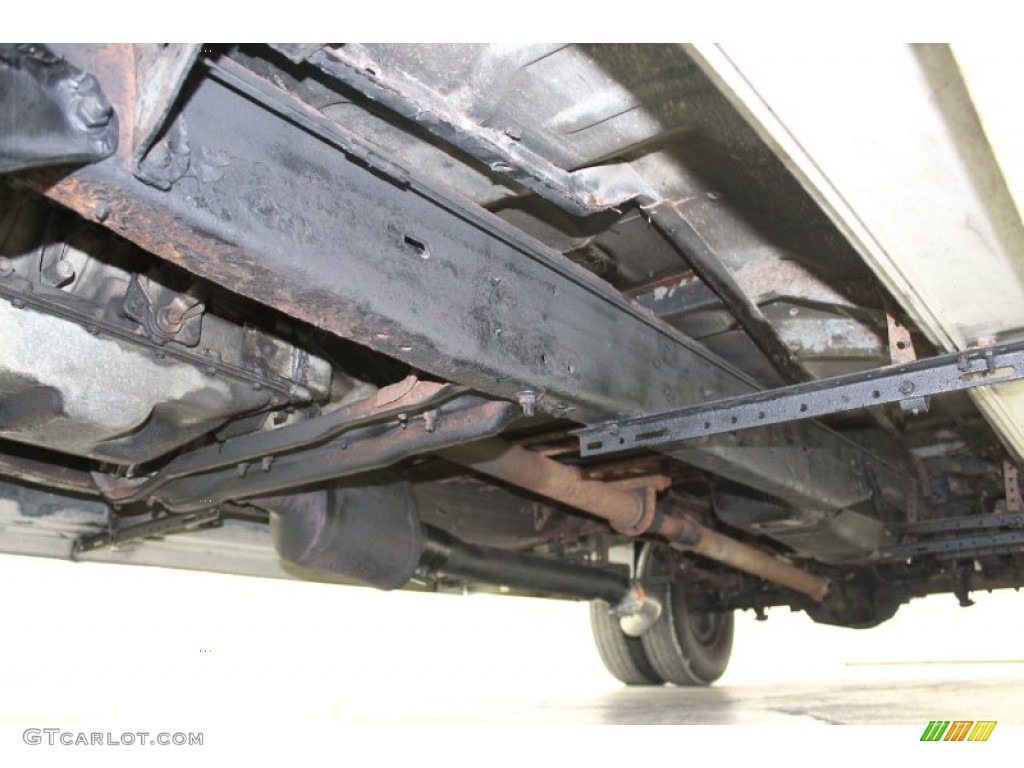 1997 Ford F350 XLT Crew Cab Dually Undercarriage Photo #72582841