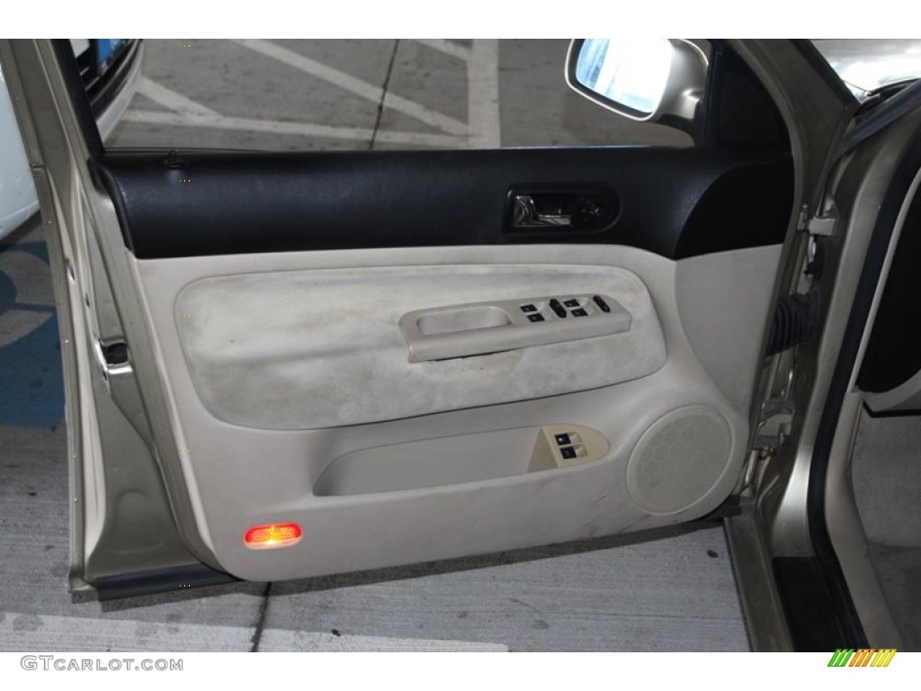 2002 Volkswagen Jetta GLS VR6 Wagon Door Panel Photos