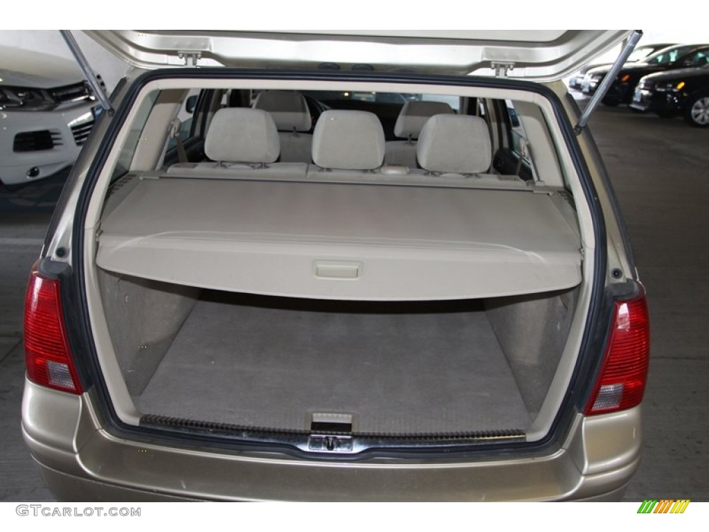 2002 Volkswagen Jetta GLS VR6 Wagon Trunk Photo #72583325
