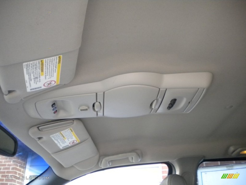 2002 Rendezvous CXL AWD - Bright White / Dark Gray photo #11