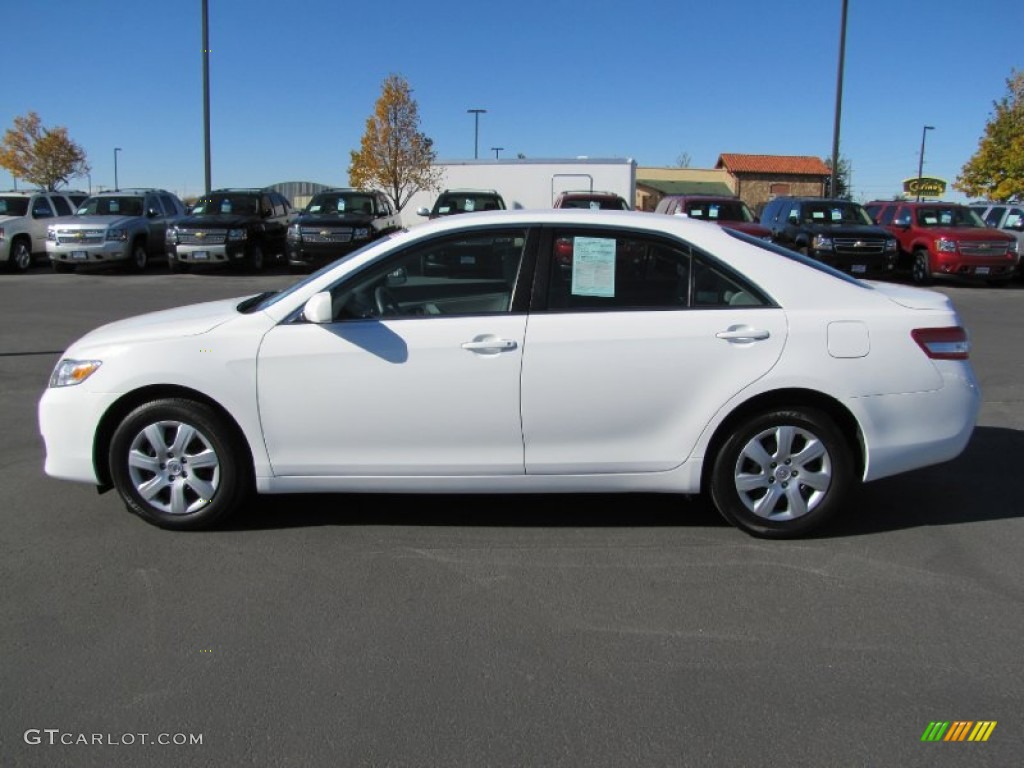 2011 Camry XLE - Super White / Ash photo #2