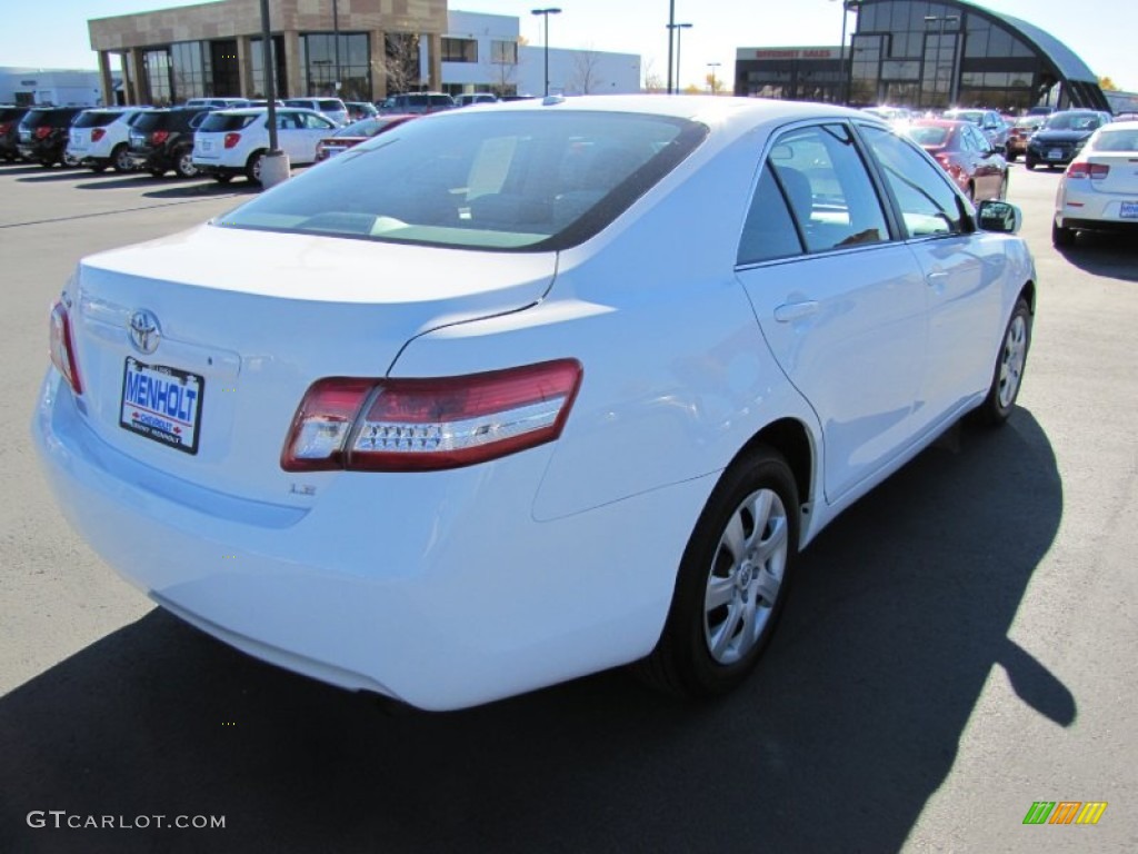 2011 Camry XLE - Super White / Ash photo #5
