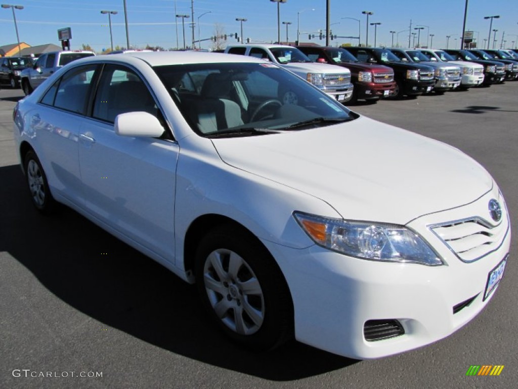 2011 Camry XLE - Super White / Ash photo #7