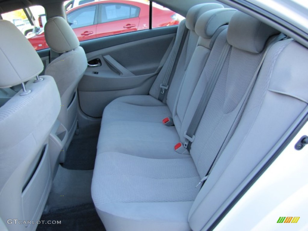 2011 Camry XLE - Super White / Ash photo #10