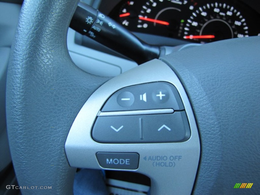 2011 Camry XLE - Super White / Ash photo #16